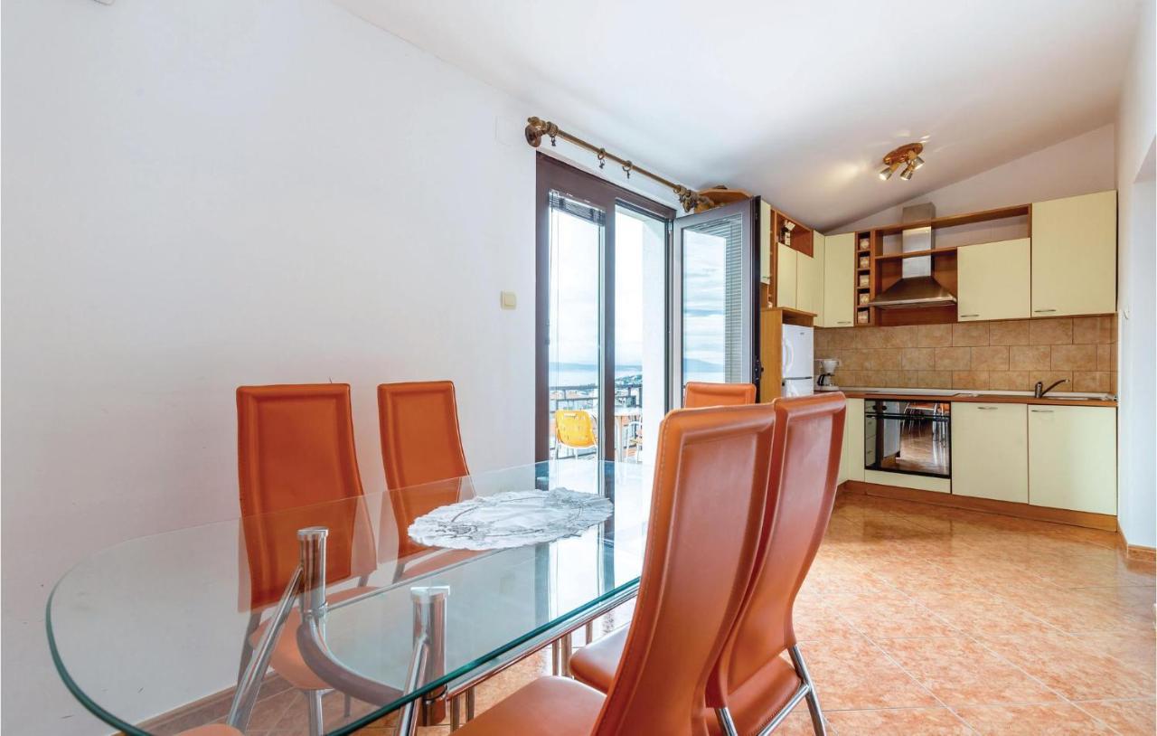 Cozy Apartment In Novi Vinodolski With Kitchen Exterior photo