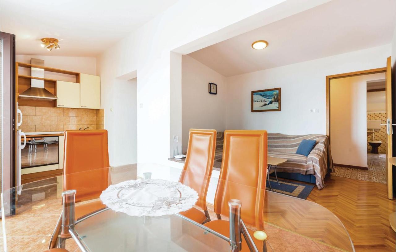 Cozy Apartment In Novi Vinodolski With Kitchen Exterior photo
