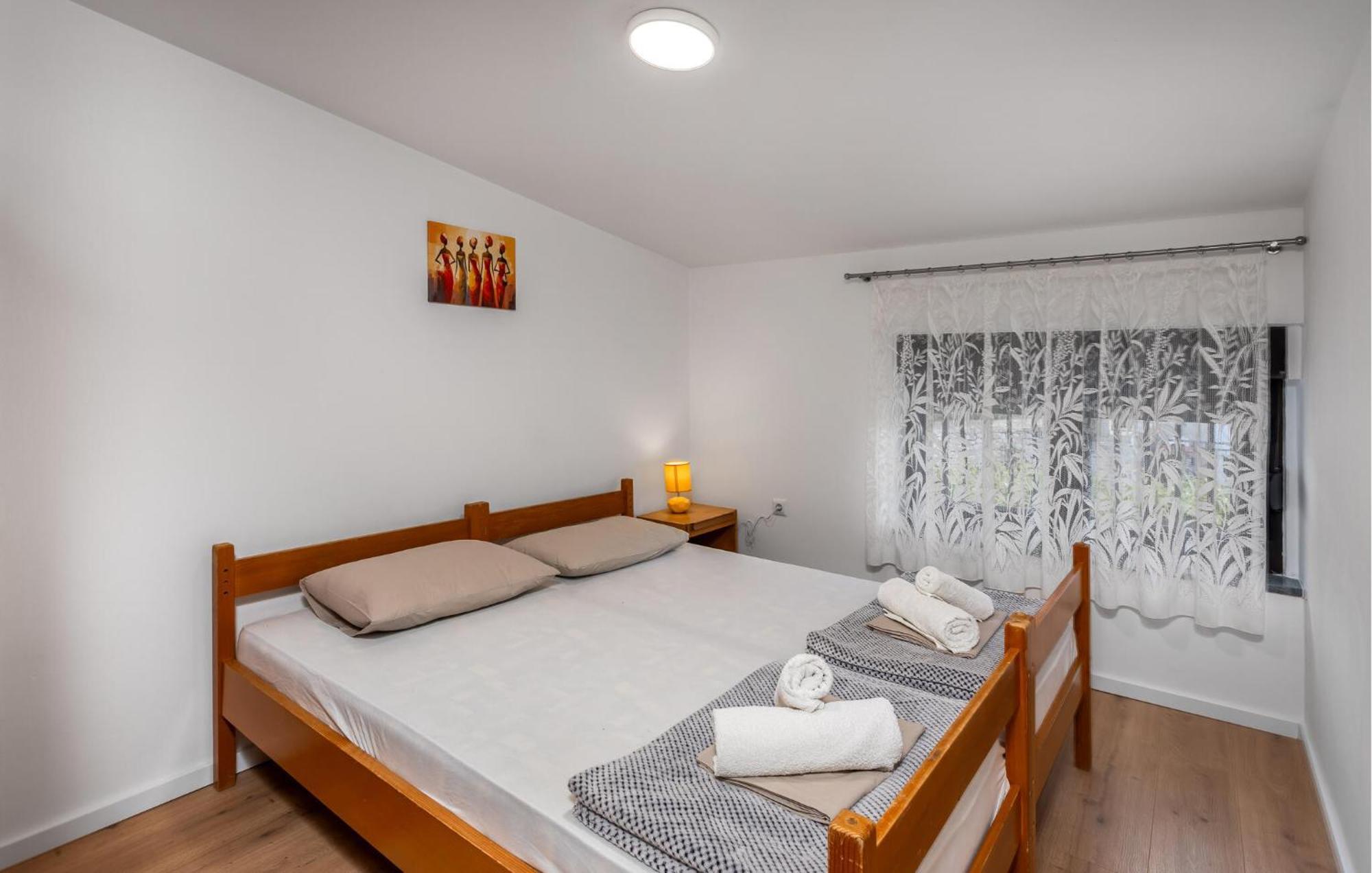 Cozy Apartment In Novi Vinodolski With Kitchen Exterior photo
